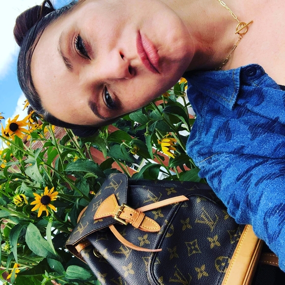 Meet your Posher, Lauren - Picture 5 of 11